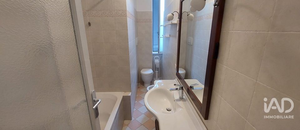 Two-room apartment of 63 m² in Milano (20133)