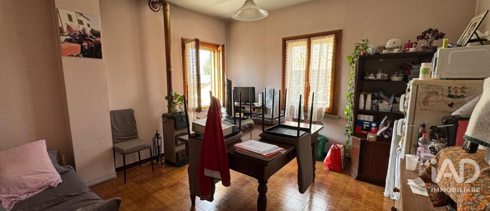 Casa indipendente / Villa 6 locali di 205 m² in Mirandola (41037)