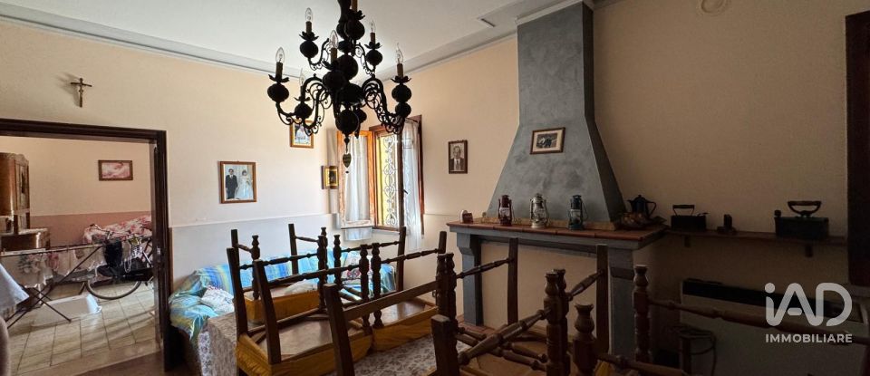 Casa indipendente / Villa 6 locali di 205 m² in Mirandola (41037)