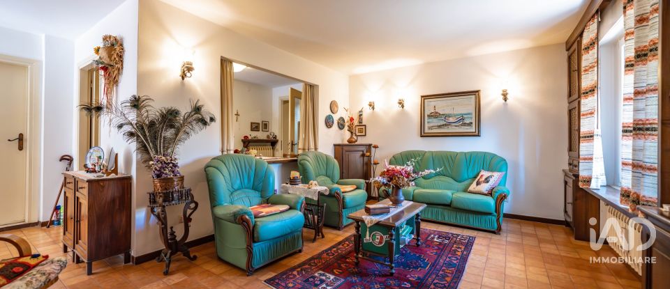 House 9 rooms of 222 m² in Codigoro (44021)