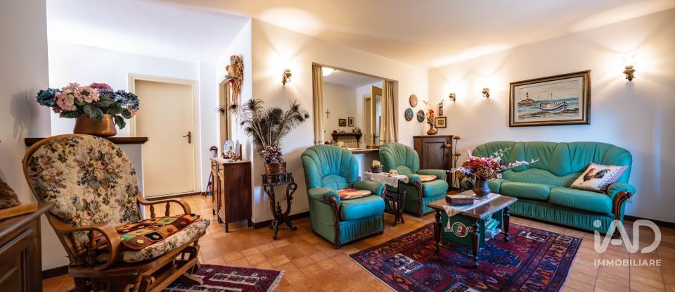 House 9 rooms of 222 m² in Codigoro (44021)