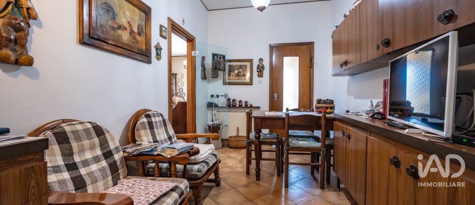 House 9 rooms of 222 m² in Codigoro (44021)