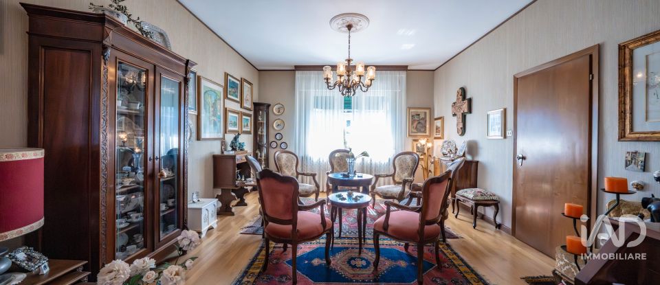 House 9 rooms of 222 m² in Codigoro (44021)