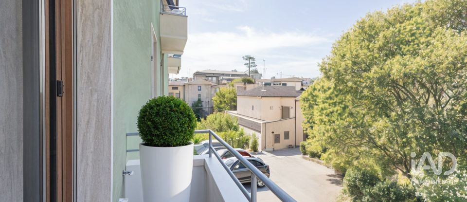 Appartamento 6 locali di 98 m² a Jesi (60035)