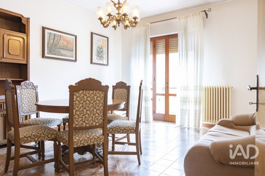 Appartamento 5 locali di 147 m² a Loreto (60025)