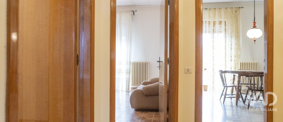 Appartamento 5 locali di 147 m² a Loreto (60025)