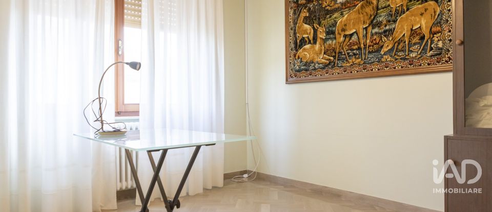 Appartamento 5 locali di 147 m² a Loreto (60025)