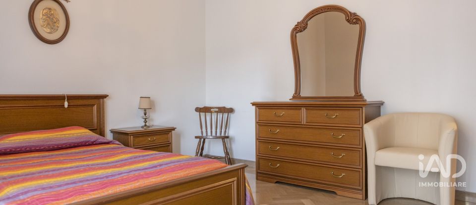 Appartamento 5 locali di 147 m² a Loreto (60025)