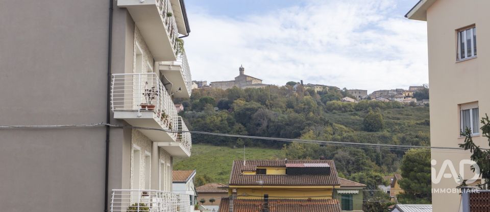 Appartamento 5 locali di 147 m² a Loreto (60025)