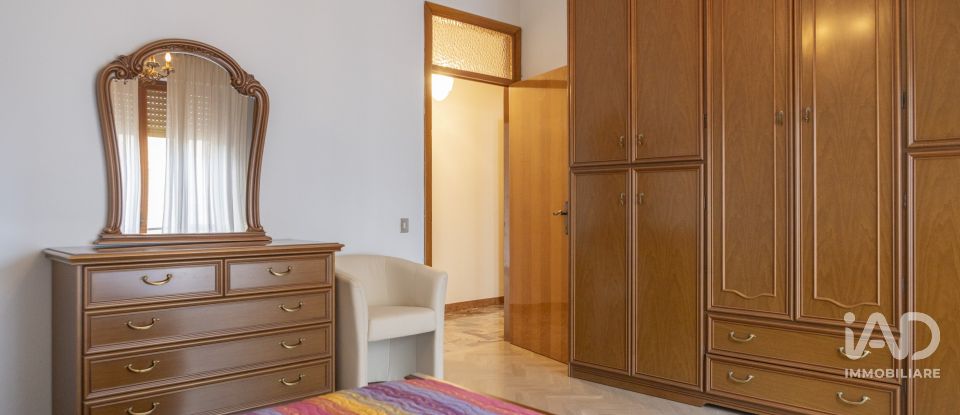 Appartamento 5 locali di 147 m² a Loreto (60025)