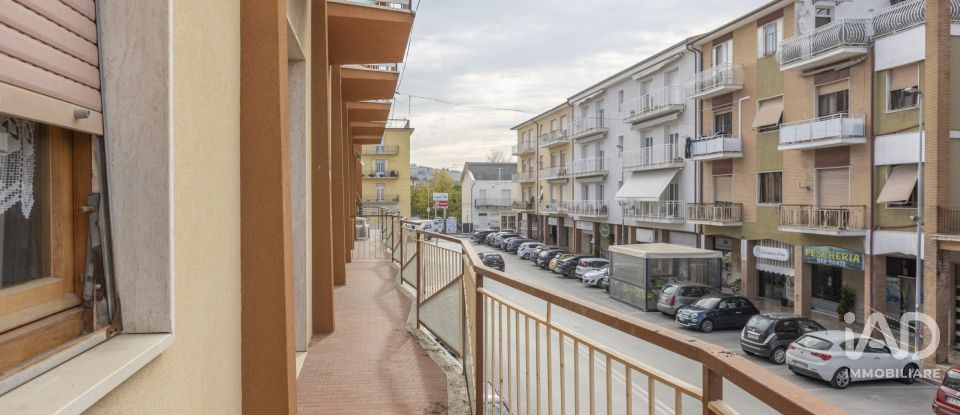 Appartamento 5 locali di 147 m² a Loreto (60025)