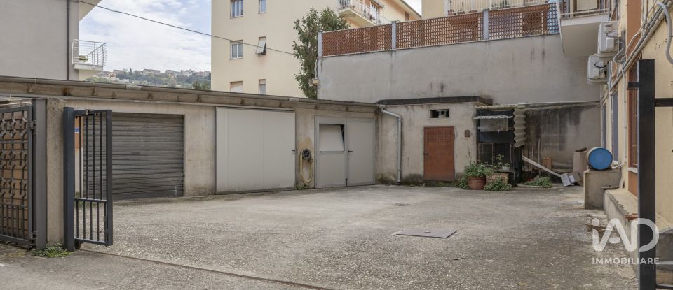 Appartamento 5 locali di 147 m² a Loreto (60025)