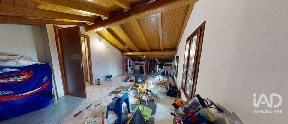 Farm 4 rooms of 130 m² in Finale Emilia (41034)