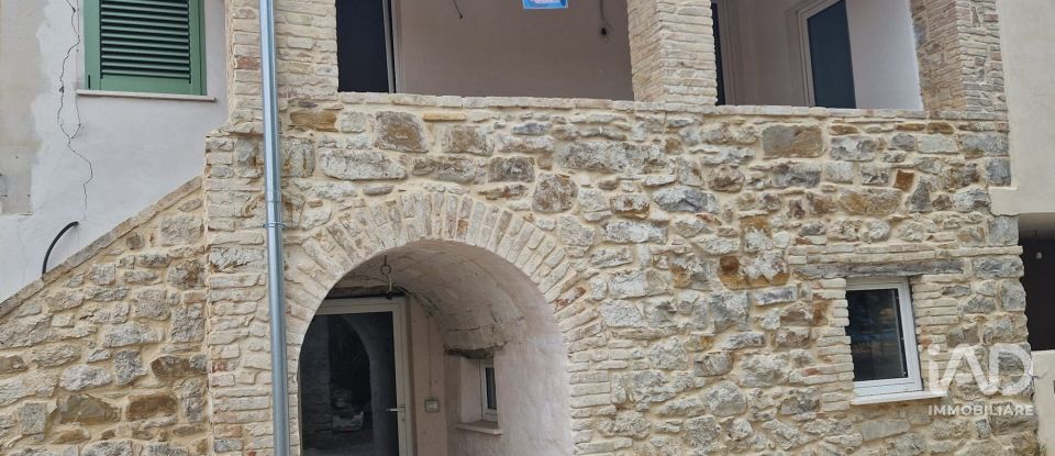 Village house 7 rooms of 70 m² in Alanno (65020)