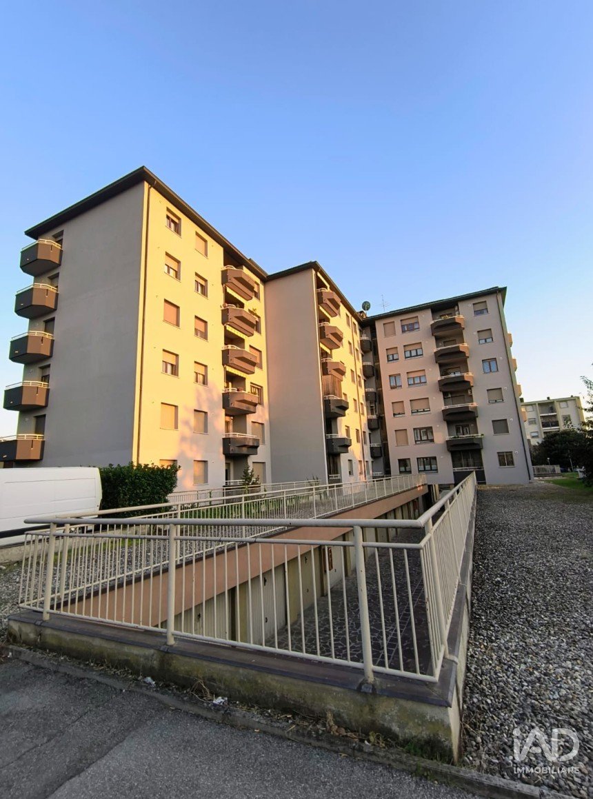 Appartamento 7 locali di 150 m² a Crema (26013)