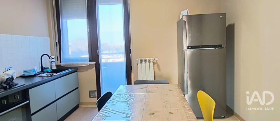 Appartamento 7 locali di 150 m² a Crema (26013)