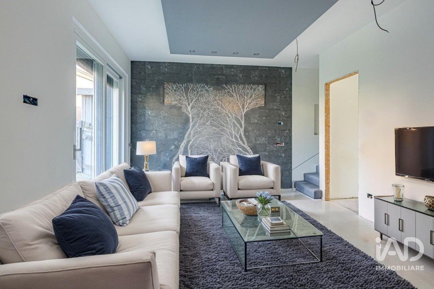 Casale 3 locali di 145 m² in Novedrate (22060)