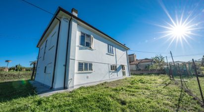 Casa indipendente / Villa 7 locali di 200 m² in Migliarino (44027)