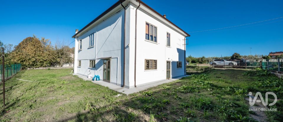 House 7 rooms of 200 m² in Migliarino (44027)