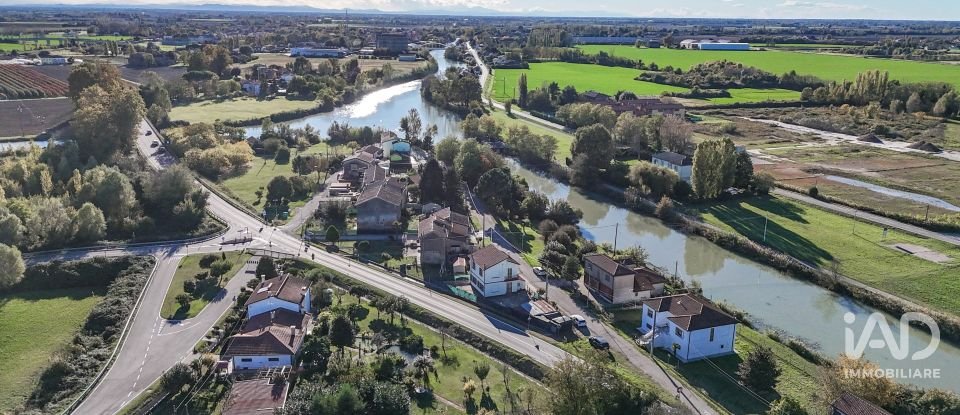 House 7 rooms of 200 m² in Migliarino (44027)