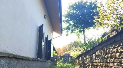 Casa indipendente / Villa 16 locali di 220 m² in Dego (17058)