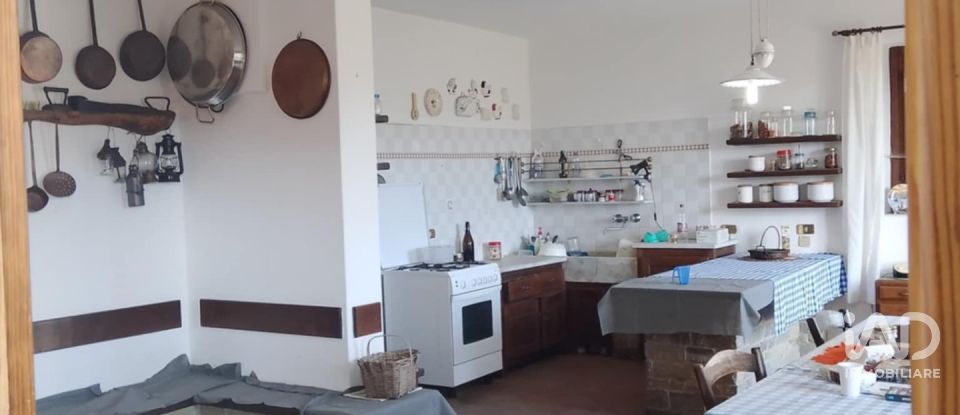 House 16 rooms of 220 m² in Dego (17058)