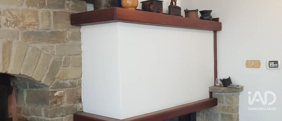 House 16 rooms of 220 m² in Dego (17058)