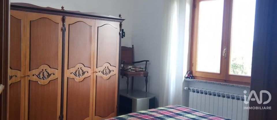 House 16 rooms of 220 m² in Dego (17058)