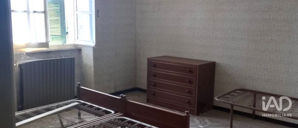 House 16 rooms of 220 m² in Dego (17058)