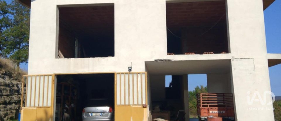 House 16 rooms of 220 m² in Dego (17058)