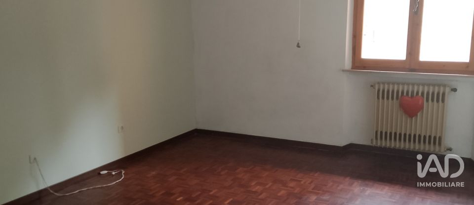 Apartment 6 rooms of 140 m² in Matelica (62024)