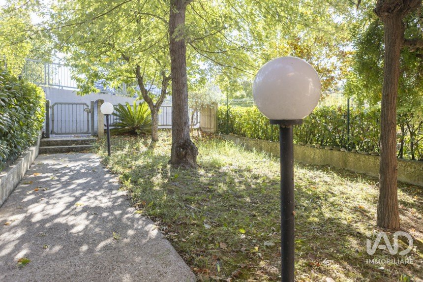 House 6 rooms of 199 m² in Urbino (61029)