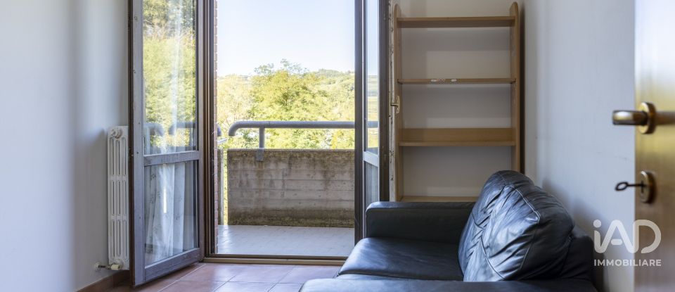 House 6 rooms of 199 m² in Urbino (61029)