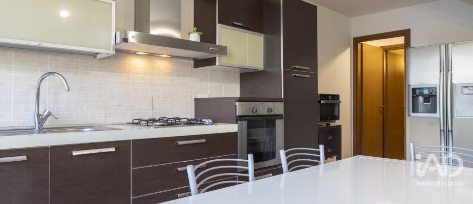 House 6 rooms of 199 m² in Urbino (61029)