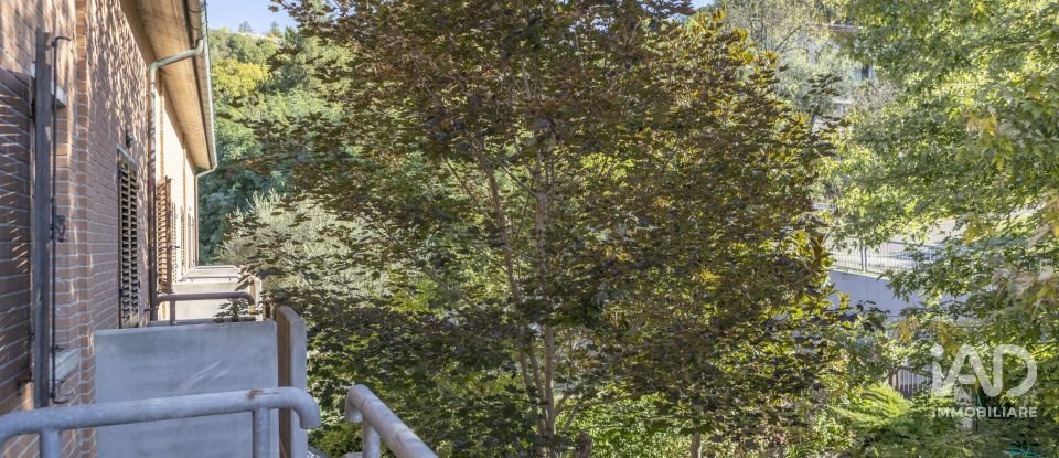 House 6 rooms of 199 m² in Urbino (61029)