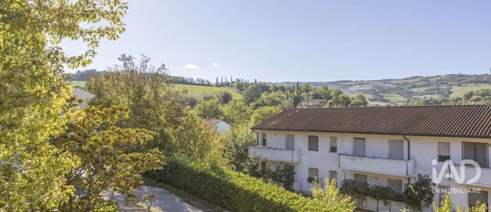 House 6 rooms of 199 m² in Urbino (61029)