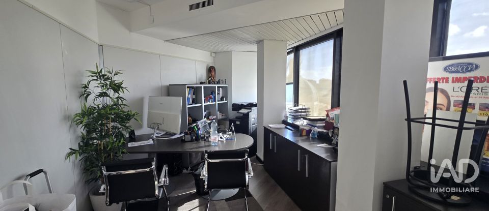 Laboratorio di 100 m² in Genova (16121)