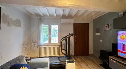 Casa indipendente / Villa 3 locali di 115 m² in Mirandola (41037)