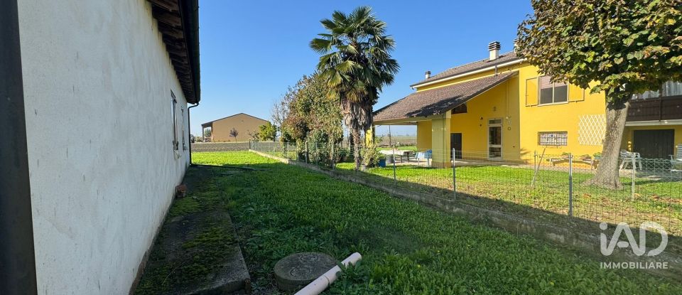 Casa indipendente 4 locali di 200 m² in Mirandola (41037)