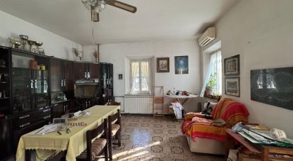 Casa indipendente / Villa 8 locali di 226 m² in Mirandola (41037)