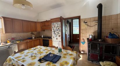 Casa indipendente / Villa 8 locali di 226 m² in Mirandola (41037)