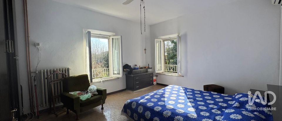 Casa indipendente / Villa 8 locali di 226 m² in Mirandola (41037)