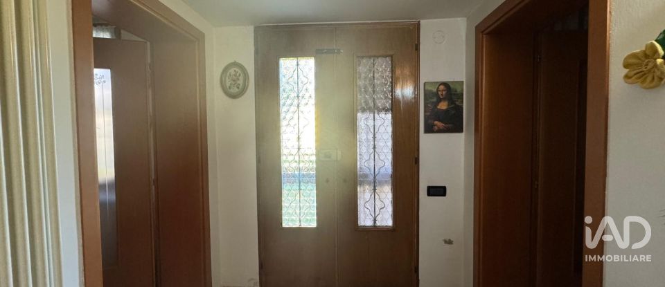 Casa indipendente / Villa 8 locali di 226 m² in Mirandola (41037)