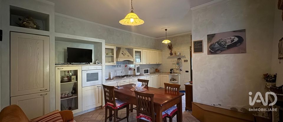 Casa indipendente / Villa 8 locali di 226 m² in Mirandola (41037)