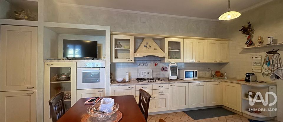 Casa indipendente / Villa 8 locali di 226 m² in Mirandola (41037)