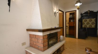 Trilocale di 65 m² a Crocefieschi (16010)