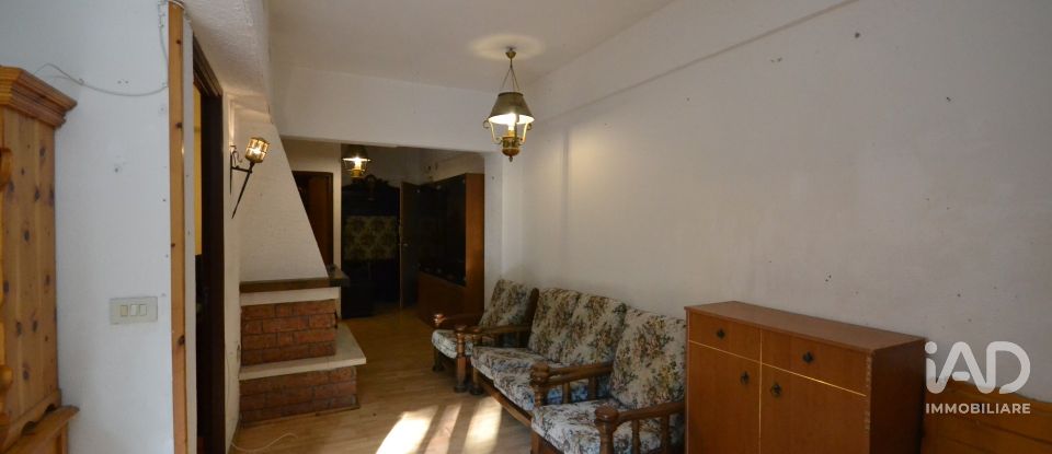 Three-room apartment of 65 m² in Crocefieschi (16010)
