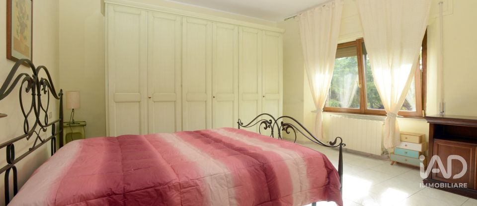 Apartment 9 rooms of 203 m² in Montecchio (05020)