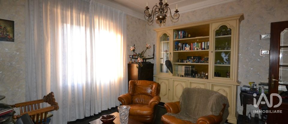 Three-room apartment of 72 m² in Genova (16159)