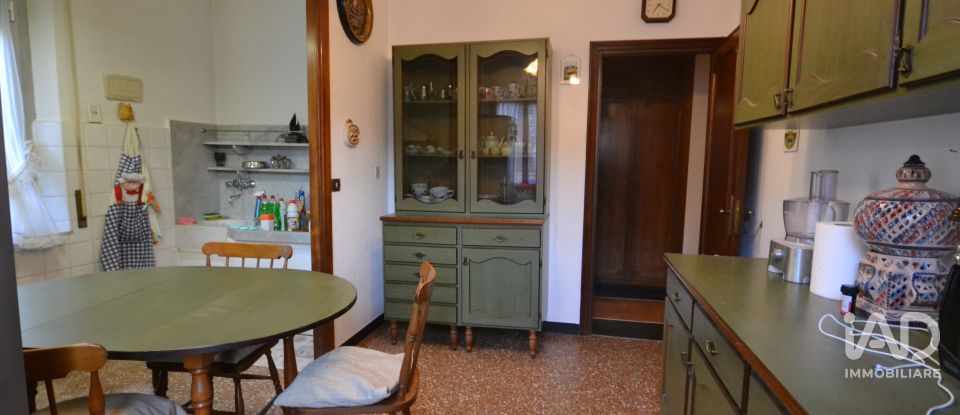Three-room apartment of 72 m² in Genova (16159)